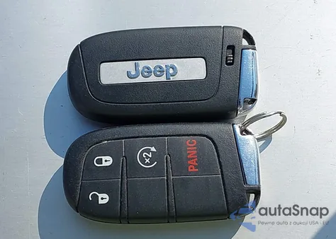 2018 Jeep Compass Latitude 4X4 z USA, uszkodzony, nr VIN 3C4NJDBB7JT112436